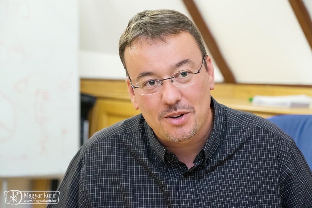 Makláry Ákos